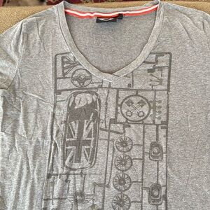 You Me Mini Short Sleeve V-Neck T-Shirt Size Large (NH)